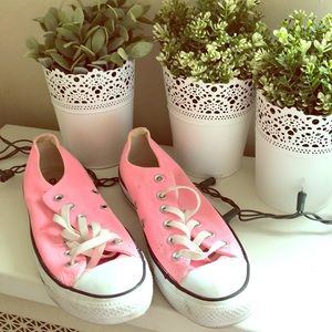 Pink converse